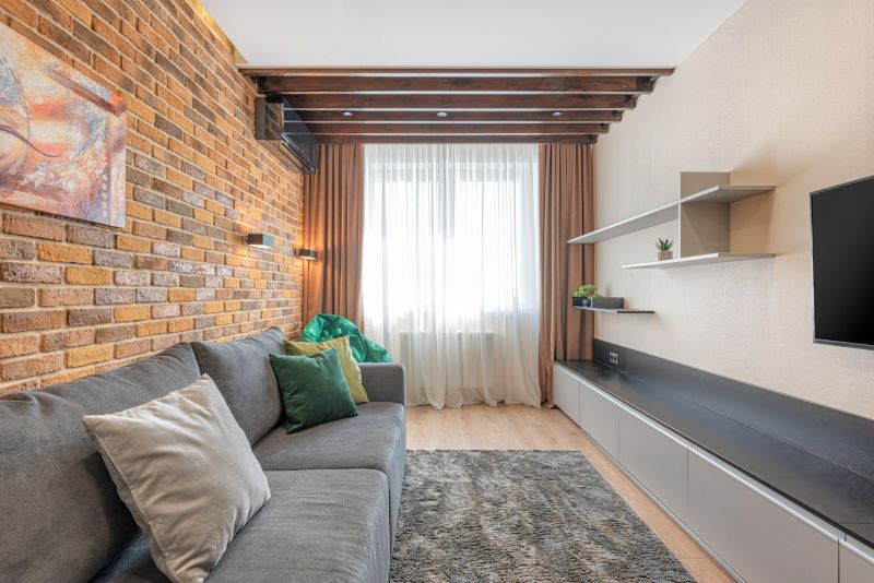 jak urządzić wąski pokój z telewizorem