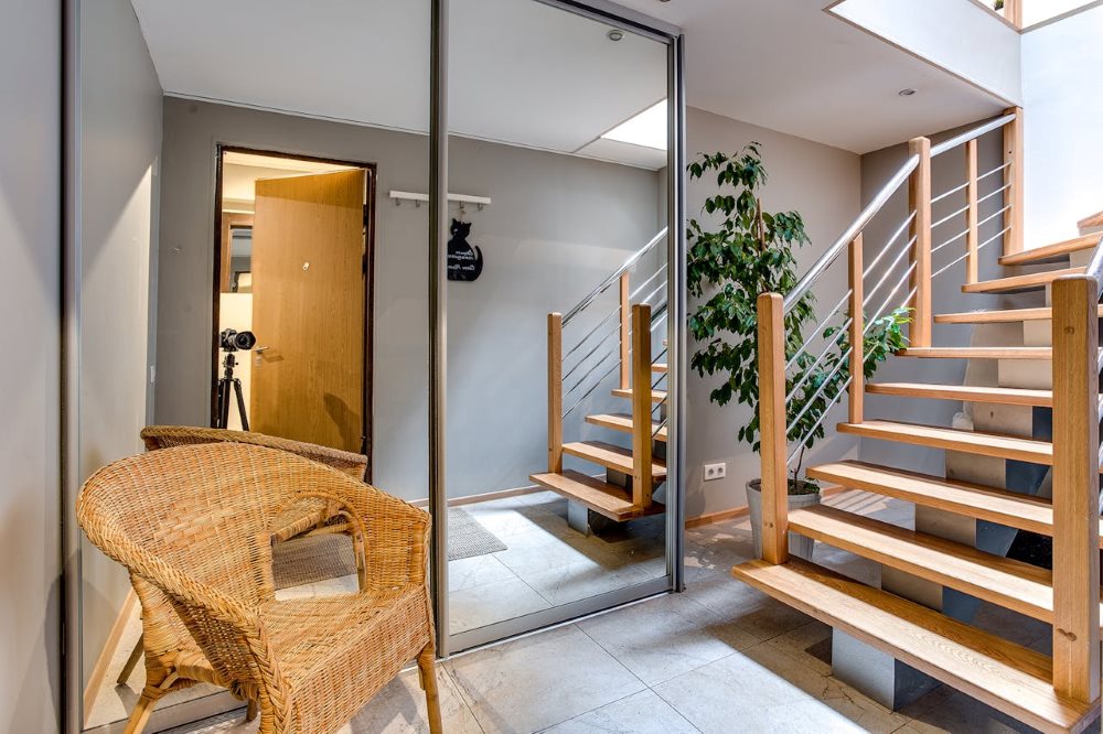 Elegancki grafit w przedpokoju