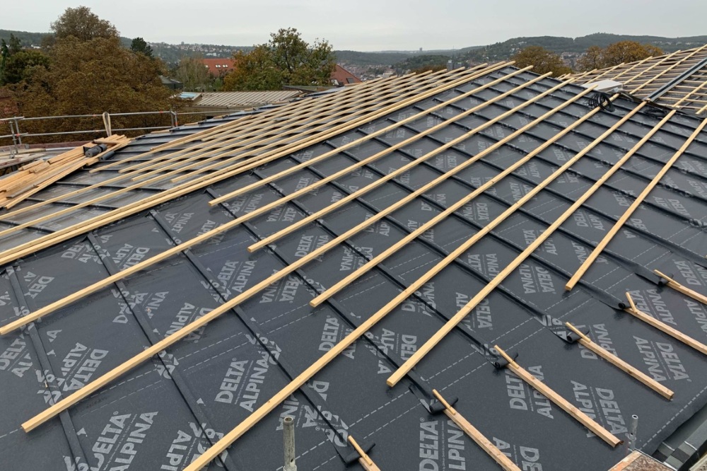 Kalenicę powinny przykrywać minimum 2 warstwy membrany