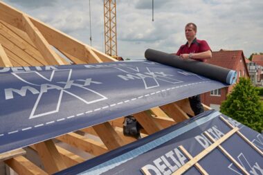 Montaż membrany dachowej – praktyczny przewodnik